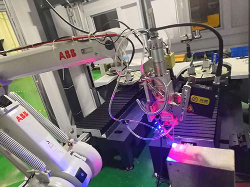 激光焊接機(jī)如何實(shí)現(xiàn)焊縫跟蹤定位？