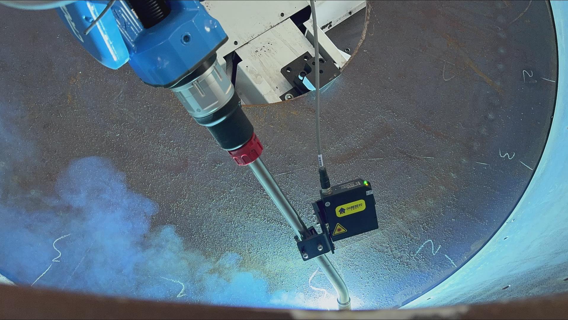 卡諾普機器人搭載創(chuàng)想智控激光焊縫跟蹤系統(tǒng)，實現(xiàn)攪拌設(shè)備焊接智能化升級